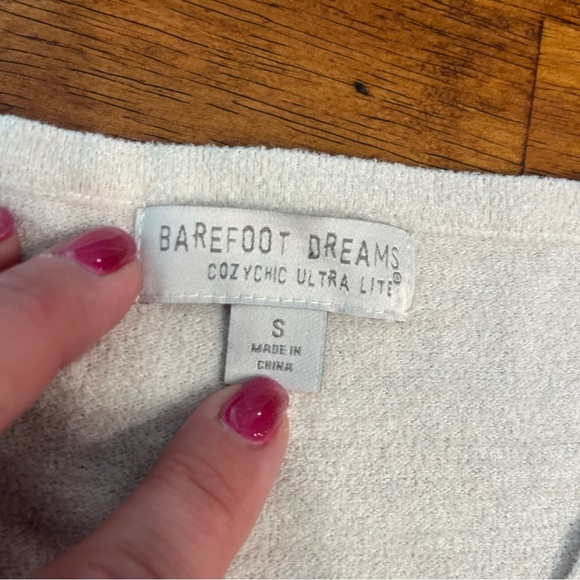 Barefoot Dream CozyChic Ultra lite cream v neck sweater size small - Picture 3 of 8